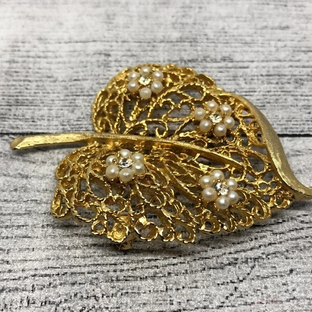 Vintage lace filigree statement leaf brooch, Victorian style.